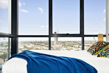 Joyce, 1bdr Southbank Apartment
