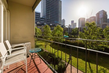 Kayla, 2bdr Southbank Apartment