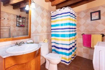Homelike Charming Rustic House El Pinar
