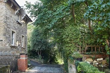 Leazes Cottage