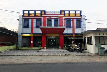 هتل Oyo 2144  Rapos