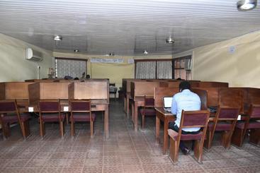 هتل Oau Conference Centre & Guest Houses Ltd