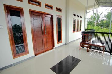 هتل Oyo 739 Residence Si Kancil
