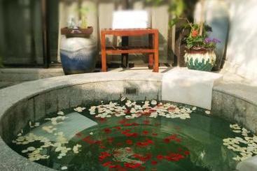هتل Xinhualian Lvxingu