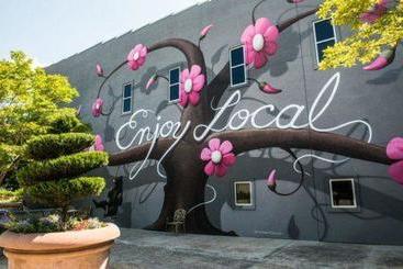تختخواب و صبحانه Dickson Street Inn