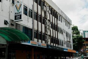 V Motel By Oyo Rooms
