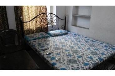 酒店 Budget Rooms On Vip Road