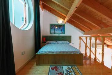 پانسیون Holiday B&b
