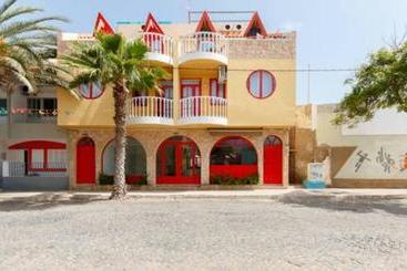 پانسیون Holiday B&b