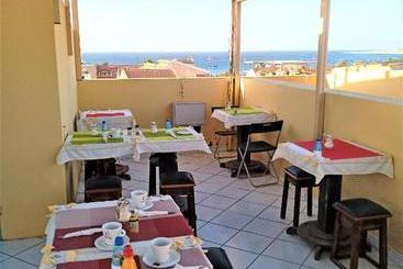 پانسیون Holiday B&b
