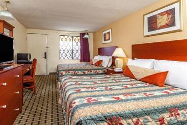 فندق Knights Inn  Seymour In