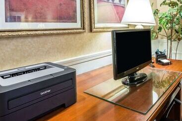 فندق Quality Inn