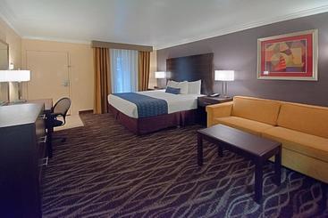 هتل Tempe/phoenix Airport Innsuites  & Suites