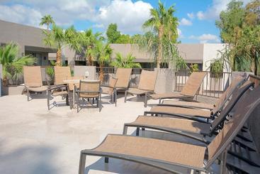 هتل Tempe/phoenix Airport Innsuites  & Suites