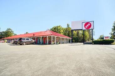 فندق على الطريق Oyo Hotel Calhoun Ga I-75 & Us-41 Hwy