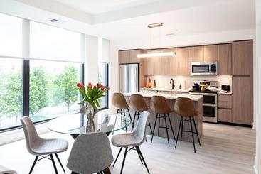 בית מלון כפרי Why Tysons Corner  Luxe Suites Greensboro Dr