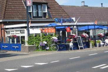 هتل De Vriezerbrug
