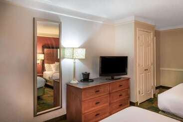 هتل La Quinta Inn By Wyndham Colorado Springs Garden Of The Gods