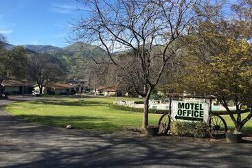 Lazy J Ranch Motel