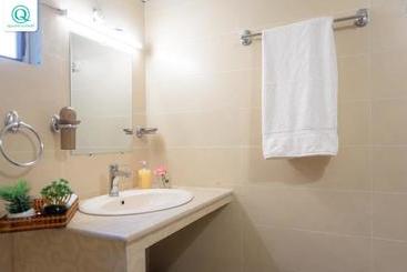 هتل Quality Lodges Bhurban