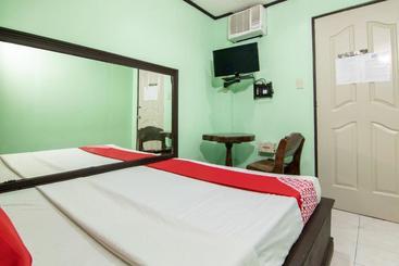 هتل Oyo 482 Sitio Manuel