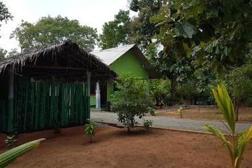 هتل Vimal Villa