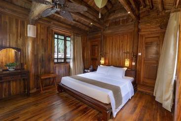 هتل Old Town Resort Phu Quoc