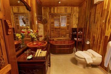 هتل Old Town Resort Phu Quoc