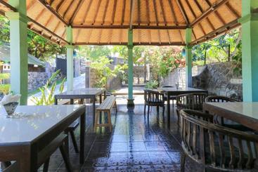 هتل Tara Bar & Resto Air Sanih