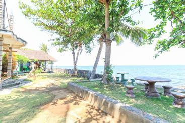 هتل Tara Bar & Resto Air Sanih