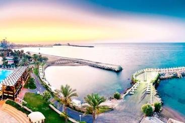 هتل Vuni Palace Luxury Resort & Beach & Casino