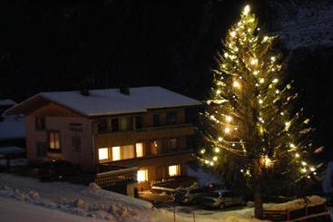 پانسیون Gastehaus Alpenruh