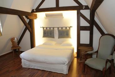 هتل Auberge Du Rempart