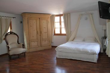 هتل Auberge Du Rempart