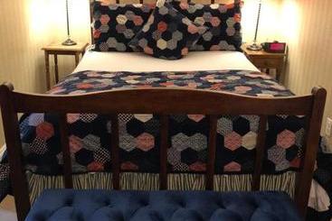 هتل Mary Prentiss Inn