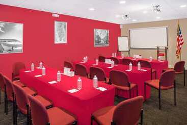 דירה Ramada By Wyndham Miami Springs/miami International Airport