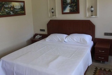 آپارتمانهای توریستها Kyrenia Villa