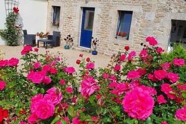 مبيت وإفطار Au Jardin De Creachavel
