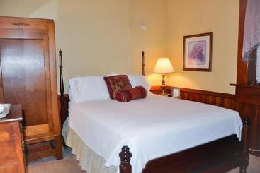 בית מלון כפרי The Old Library Inn Bed & Breakfast