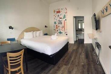 Ocean Palms Motel