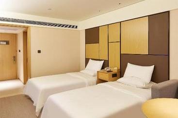 هتل Ji  Yantai Binhai Plaza