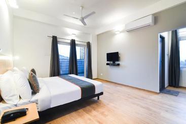 هتل Oyo Townhouse 239 Venue  Airport