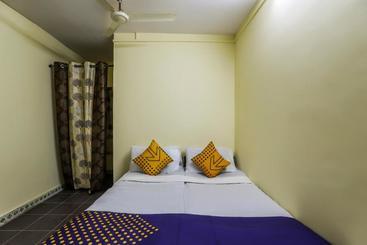 Отель Spot On 62662 Shree Varai Krupa Guest House