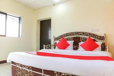 هتل Oyo 66401 Matoshree Garden Resort