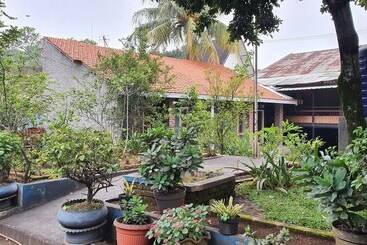 Hotel Reddoorz Syariah At Jl Pangeran Hidayatullah Cianjur