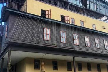 هتل Anggun Lodge