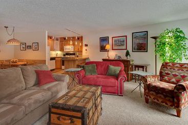 هتل Pine Ridge Condominiums