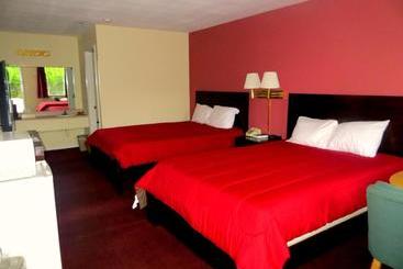 فندق على الطريق Peach Tree Inn