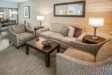 استراحتگاه Palm Springs Tennis Club