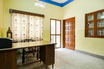 هتل Spot On Cherish Guest House